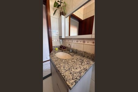 Casa para alugar com 110m², 3 quartos e 3 vagasBanheiro 2