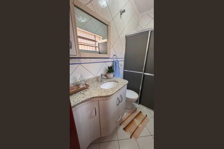 Casa para alugar com 110m², 3 quartos e 3 vagasBanheiro 2