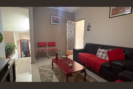 Casa para alugar com 110m², 3 quartos e 3 vagasSala