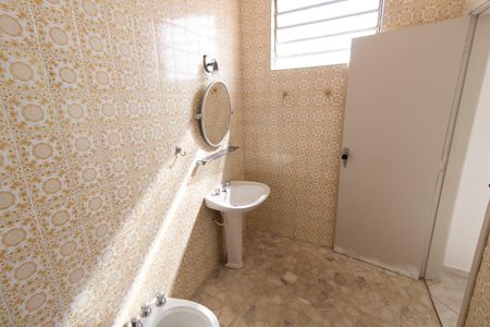 Casa para alugar com 191m², 4 quartos e 3 vagas Casa para alugar com 191m², 4 quartos e 3 vagasBanheiro da Suíte