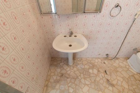 Casa para alugar com 191m², 4 quartos e 3 vagas Casa para alugar com 191m², 4 quartos e 3 vagasBanheiro Social