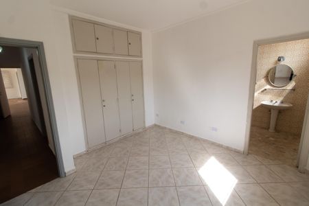 Casa para alugar com 191m², 4 quartos e 3 vagas Casa para alugar com 191m², 4 quartos e 3 vagasSuíte