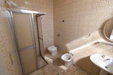 Casa para alugar com 191m², 4 quartos e 3 vagas Casa para alugar com 191m², 4 quartos e 3 vagasBanheiro da Suíte