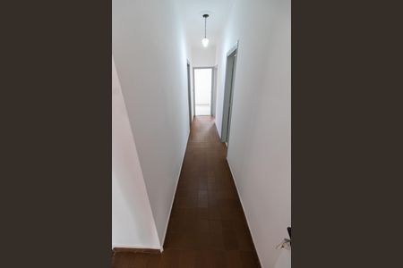 Casa para alugar com 191m², 4 quartos e 3 vagas Casa para alugar com 191m², 4 quartos e 3 vagasCorredor