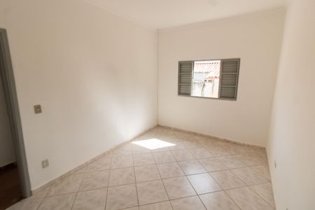 Casa para alugar com 191m², 4 quartos e 3 vagas Casa para alugar com 191m², 4 quartos e 3 vagasQuarto 2