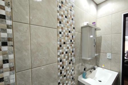 Casa à venda com 180m², 2 quartos e 2 vagasBanheiro Social