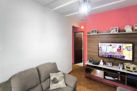 Casa à venda com 180m², 2 quartos e 2 vagasSala