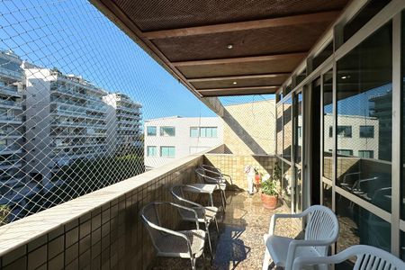 Apartamento à venda com 313m², 4 quartos e 4 vagasVaranda da Suíte