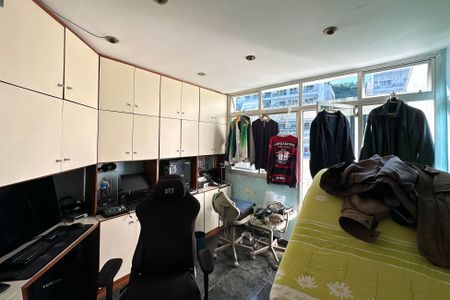 Apartamento à venda com 313m², 4 quartos e 4 vagasQuarto 02