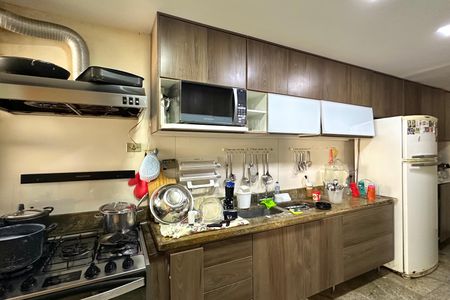 Apartamento à venda com 313m², 4 quartos e 4 vagasCozinha