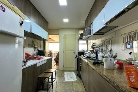 Apartamento à venda com 313m², 4 quartos e 4 vagasCozinha