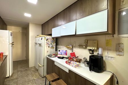 Apartamento à venda com 313m², 4 quartos e 4 vagasCozinha