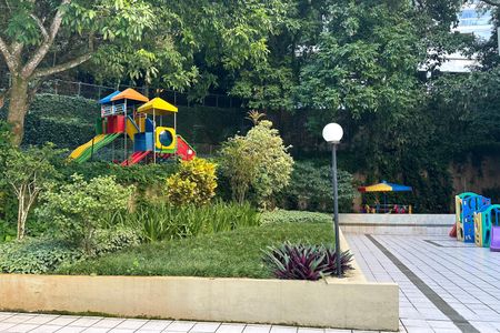 Apartamento à venda com 313m², 4 quartos e 4 vagasÁrea comum - Playground