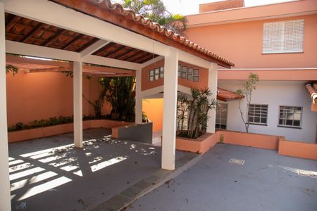 Casa à venda com 404m², 4 quartos e 4 vagas Casa à venda com 404m², 4 quartos e 4 vagasQuintal
