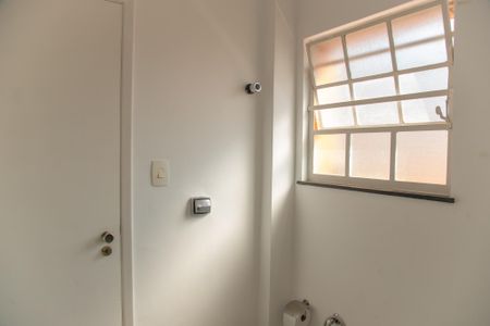 Casa à venda com 404m², 4 quartos e 4 vagas Casa à venda com 404m², 4 quartos e 4 vagasBanheiro da Suíte 1