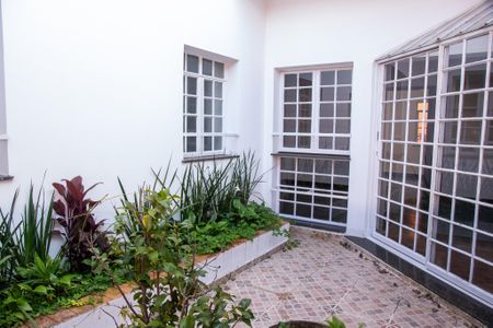 Casa à venda com 404m², 4 quartos e 4 vagas Casa à venda com 404m², 4 quartos e 4 vagasJardim