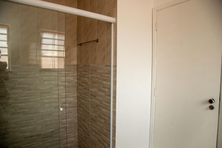 Casa à venda com 404m², 4 quartos e 4 vagas Casa à venda com 404m², 4 quartos e 4 vagasBanheiro da Suíte 1