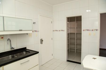 Casa à venda com 404m², 4 quartos e 4 vagas Casa à venda com 404m², 4 quartos e 4 vagasCozinha