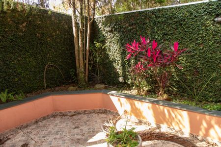 Casa à venda com 404m², 4 quartos e 4 vagas Casa à venda com 404m², 4 quartos e 4 vagasJardim