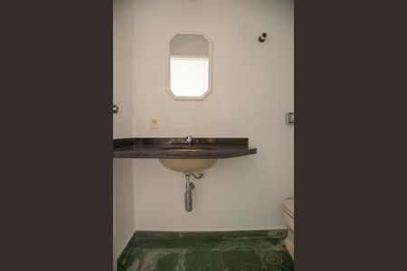 Casa à venda com 404m², 4 quartos e 4 vagas Casa à venda com 404m², 4 quartos e 4 vagasLavabo