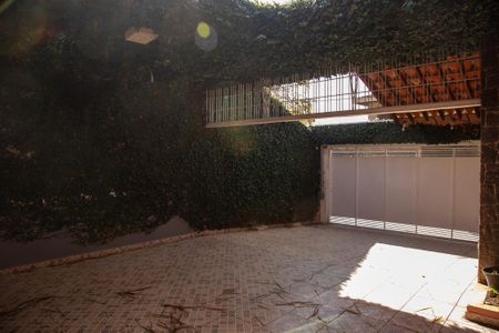 Casa à venda com 404m², 4 quartos e 4 vagas Casa à venda com 404m², 4 quartos e 4 vagasGaragem