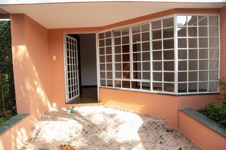 Casa à venda com 404m², 4 quartos e 4 vagas Casa à venda com 404m², 4 quartos e 4 vagasJardim