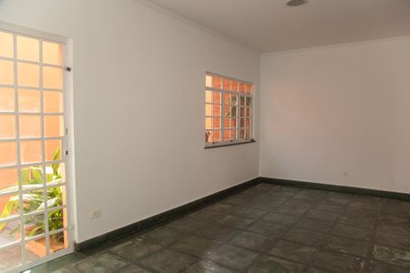 Casa à venda com 404m², 4 quartos e 4 vagas Casa à venda com 404m², 4 quartos e 4 vagasSala