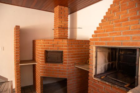 Casa à venda com 404m², 4 quartos e 4 vagas Casa à venda com 404m², 4 quartos e 4 vagasChurrasqueira