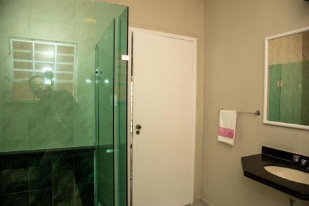 Casa à venda com 404m², 4 quartos e 4 vagas Casa à venda com 404m², 4 quartos e 4 vagasBanheiro da Suíte 2