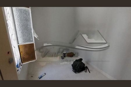 Casa à venda com 220m², 3 quartos e 2 vagas