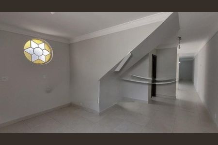 Casa à venda com 220m², 3 quartos e 2 vagas