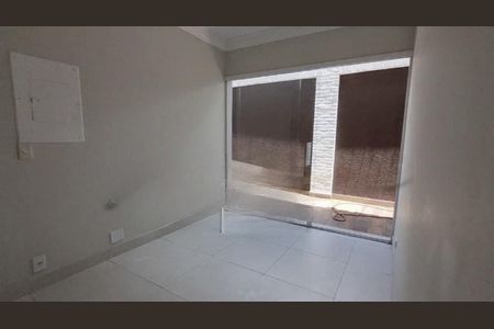 Casa à venda com 220m², 3 quartos e 2 vagas