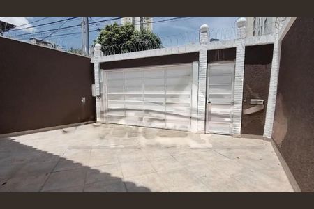 Casa à venda com 220m², 3 quartos e 2 vagas