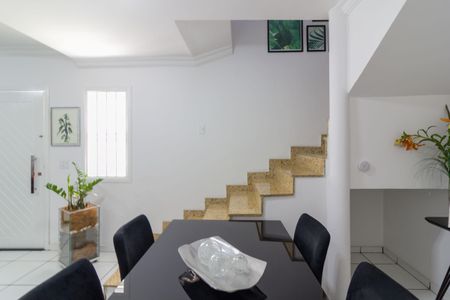 Casa à venda com 145m², 3 quartos e 2 vagas Casa à venda com 145m², 3 quartos e 2 vagasSala de Jantar