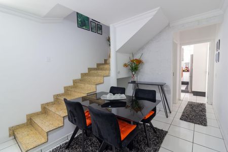 Casa à venda com 145m², 3 quartos e 2 vagas Casa à venda com 145m², 3 quartos e 2 vagasSala de Jantar