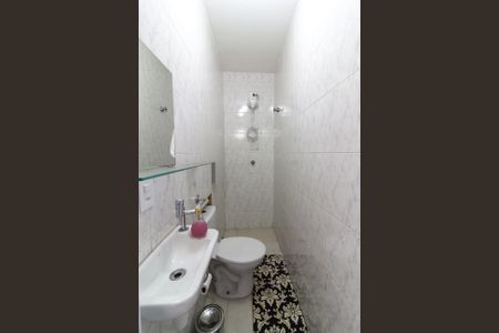 Casa à venda com 145m², 3 quartos e 2 vagas Casa à venda com 145m², 3 quartos e 2 vagasBanheiro de Serviço