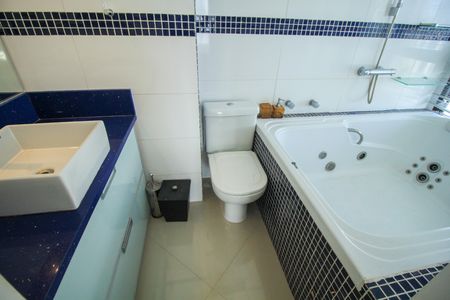 Apartamento para alugar com 69m², 2 quartos e 1 vagaBanheiro