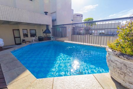 Apartamento para alugar com 250m², 4 quartos e 4 vagas Apartamento para alugar com 250m², 4 quartos e 4 vagasPiscina