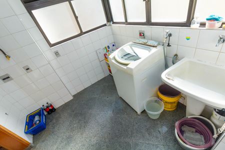 Apartamento para alugar com 250m², 4 quartos e 4 vagas Apartamento para alugar com 250m², 4 quartos e 4 vagasÁrea de Serviço