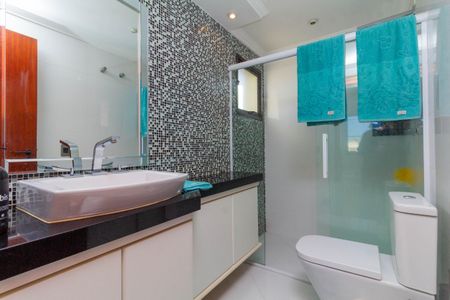 Apartamento para alugar com 250m², 4 quartos e 4 vagas Apartamento para alugar com 250m², 4 quartos e 4 vagasBanheiro da Suíte 3