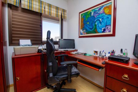 Apartamento para alugar com 250m², 4 quartos e 4 vagas Apartamento para alugar com 250m², 4 quartos e 4 vagasQuarto 1