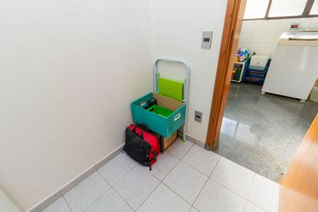 Apartamento para alugar com 250m², 4 quartos e 4 vagas Apartamento para alugar com 250m², 4 quartos e 4 vagasÁrea de Serviço