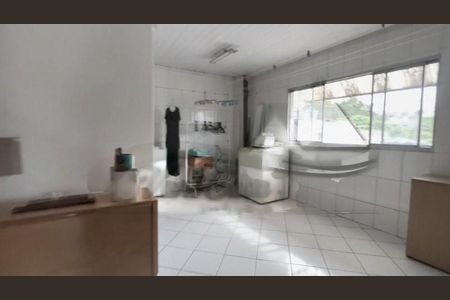 Casa à venda com 3 quartos, 160m² em Vila Brasilina, São Paulo