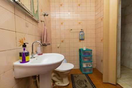 Casa à venda com 168m², 5 quartos e 3 vagasBanheiro