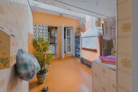 Casa à venda com 130m², 3 quartos e 1 vagaÁrea de Serviço e Churrasqueira 