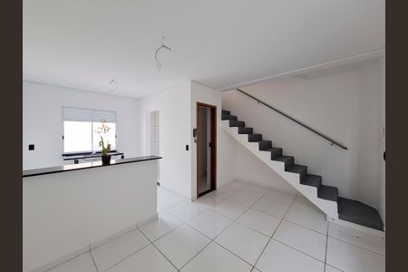 Casa de condomínio à venda com 54m², 2 quartos e 1 vagaSala