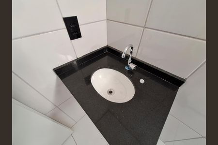 Casa de condomínio à venda com 54m², 2 quartos e 1 vagaBanheiro