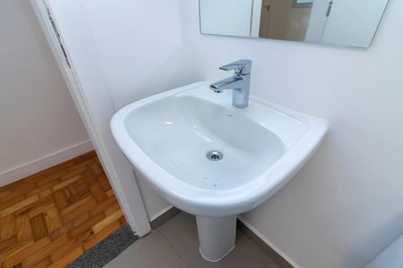 Apartamento à venda com 70m², 2 quartos e sem vaga Apartamento à venda com 70m², 2 quartos e sem vagaBanheiro