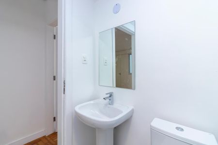 Apartamento à venda com 70m², 2 quartos e sem vaga Apartamento à venda com 70m², 2 quartos e sem vagaBanheiro