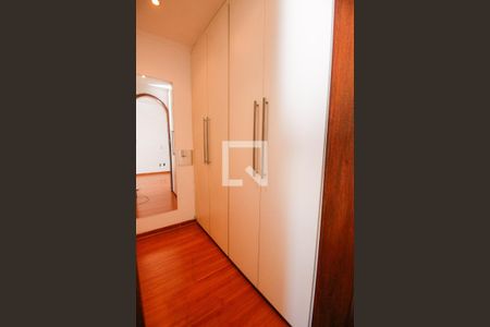 Apartamento para alugar com 180m², 3 quartos e 3 vagas Apartamento para alugar com 180m², 3 quartos e 3 vagasCloset da suíte 1